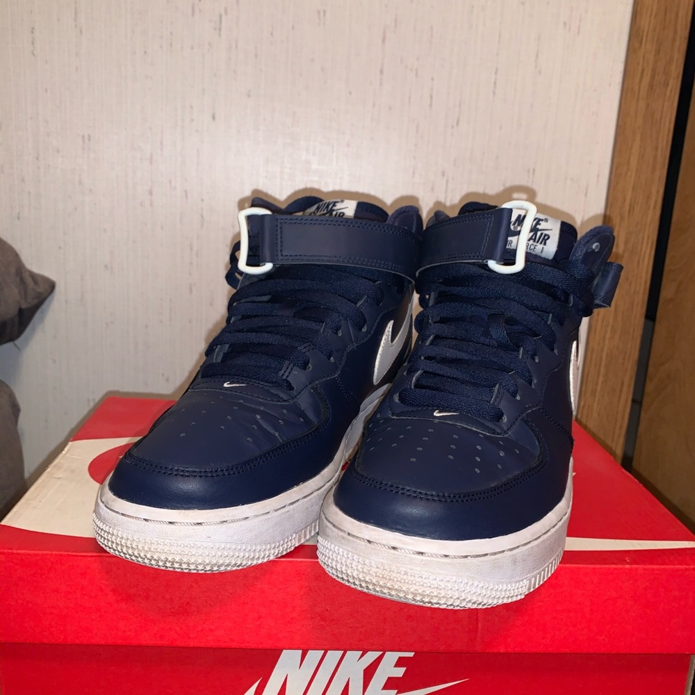 Air Force 1 mid navy blue